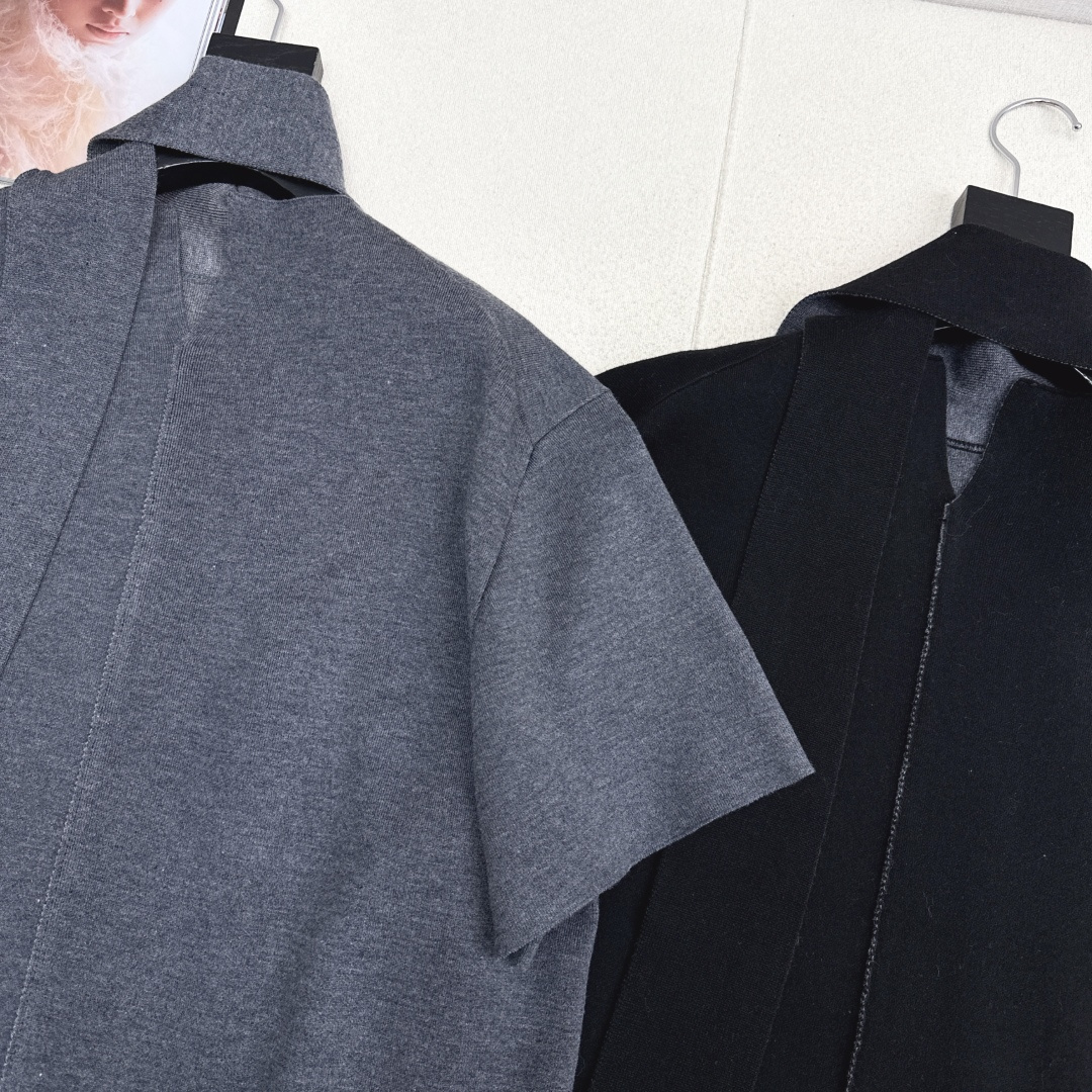 Row 25Ss————早秋最新款飘带围脖设计高级羊毛短袖针织衫♥️超正的红色系 爆单款推荐自留～ 廓形