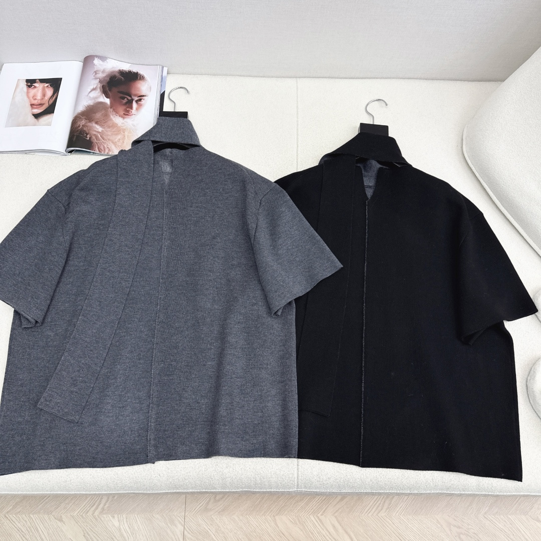 Row 25Ss————早秋最新款飘带围脖设计高级羊毛短袖针织衫♥️超正的红色系 爆单款推荐自留～ 廓形