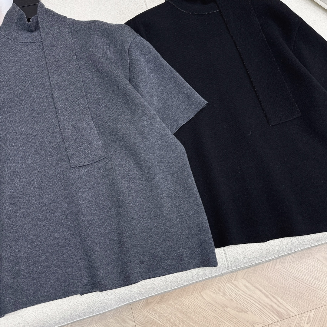 Row 25Ss————早秋最新款飘带围脖设计高级羊毛短袖针织衫♥️超正的红色系 爆单款推荐自留～ 廓形