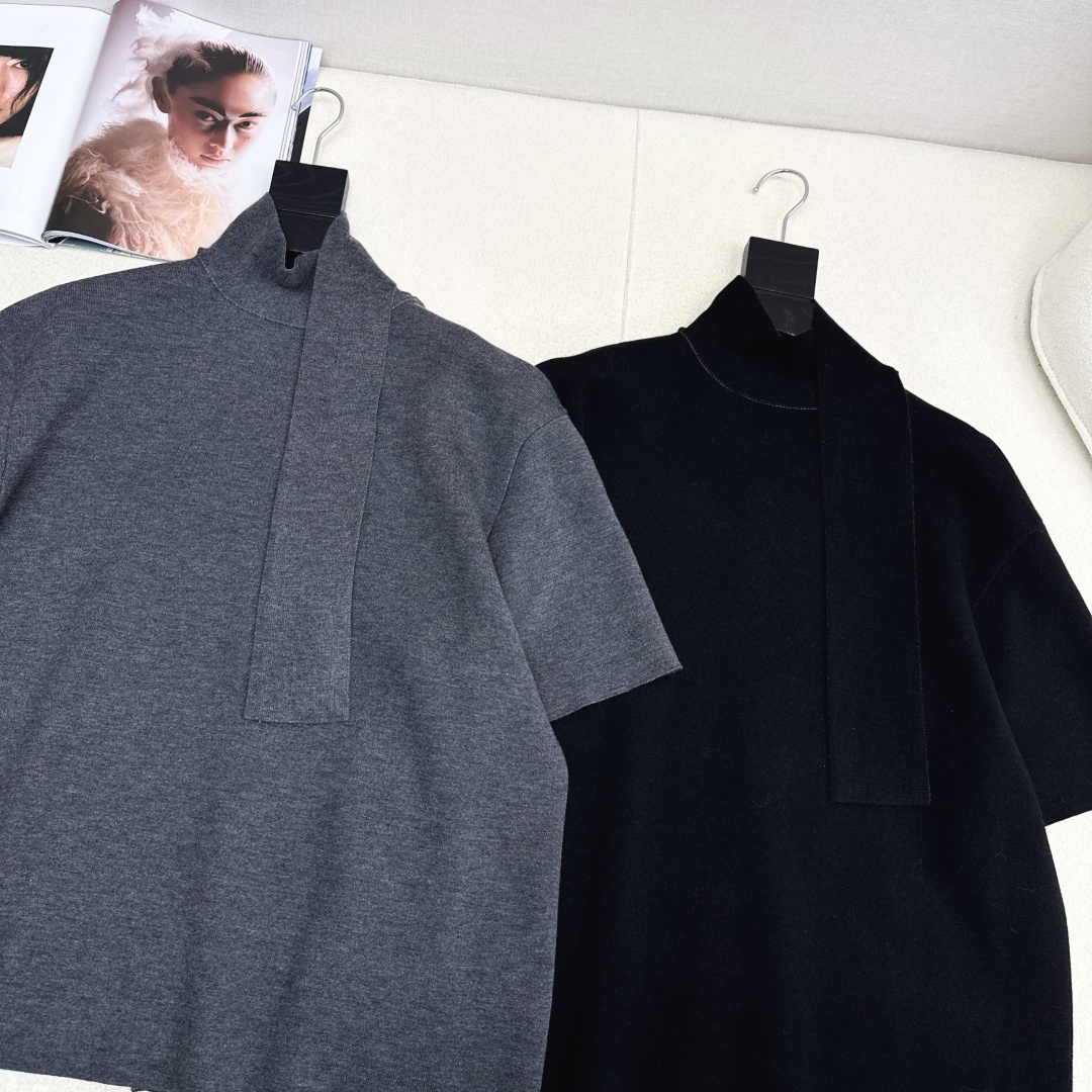 Row 25Ss————早秋最新款飘带围脖设计高级羊毛短袖针织衫♥️超正的红色系 爆单款推荐自留～ 廓形