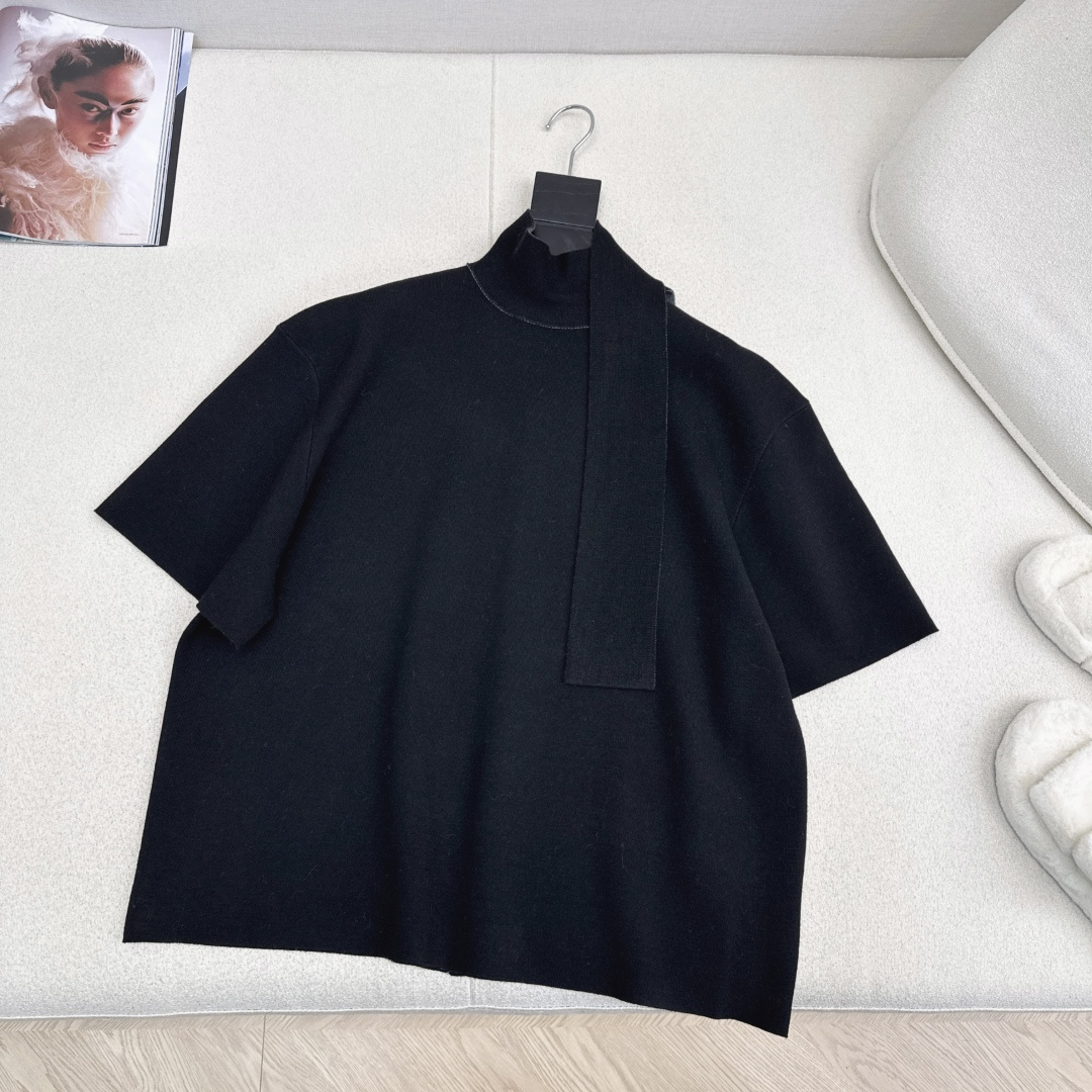 Row 25Ss————早秋最新款飘带围脖设计高级羊毛短袖针织衫♥️超正的红色系 爆单款推荐自留～ 廓形