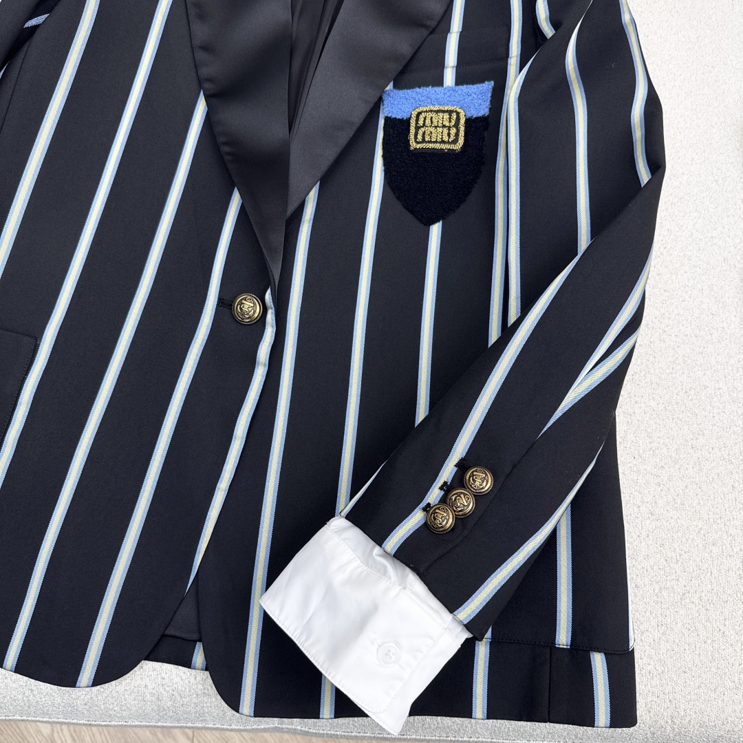 Miu Miu Striped Wool Blazer, Single-Button Closure, and Logo Patch 5 cmp i1758824418919 5601 0 4