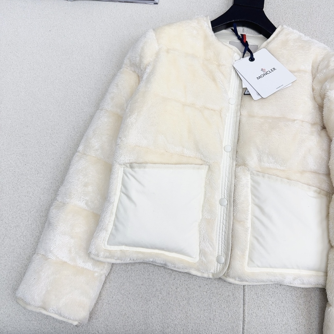 Moncler Women's Lambswool Down Jacket, Round Neck, Winter Outerwear 4 cmp i1758824993980 8854 0 3