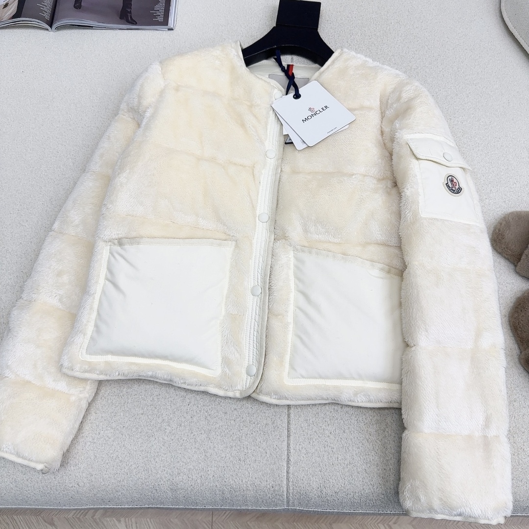 Moncler Women's Lambswool Down Jacket, Round Neck, Winter Outerwear 5 cmp i1758824994561 9514 0 4
