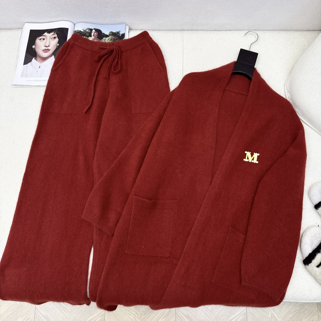 独家款～ Max 25Ss———早秋最新款慵懒时髦羊毛套装 🤍长款慵懒开衫+松紧腰直筒裤 精致美感 整体