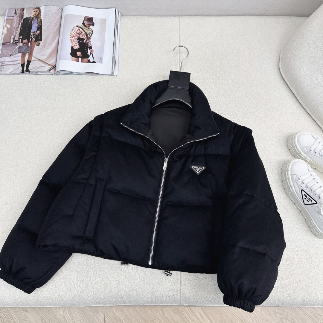 爆单推荐 PD 25Ss————秋冬最新款可拆卸袖羽绒面包服🖤不挑个子立体剪裁H版型 上身时髦又帅气 秋