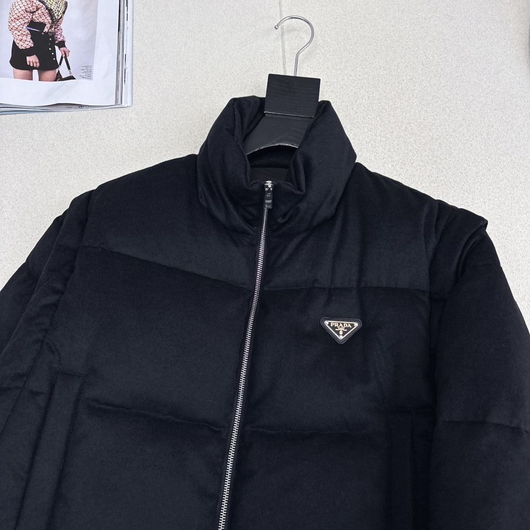 爆单推荐 PD 25Ss————秋冬最新款可拆卸袖羽绒面包服🖤不挑个子立体剪裁H版型 上身时髦又帅气 秋