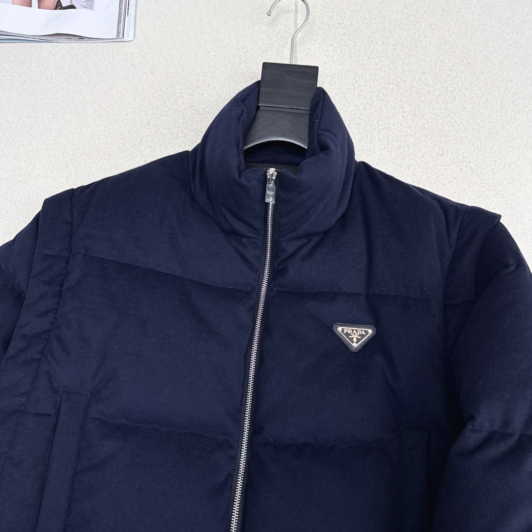 爆单推荐 PD 25Ss————秋冬最新款可拆卸袖羽绒面包服🖤不挑个子立体剪裁H版型 上身时髦又帅气 秋