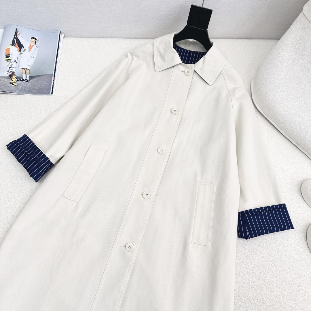 极简时髦 博主范一秒Get Miu 25Ss—————秋冬最新款格子内里长款风衣 🤎超有品味 巴黎街头博