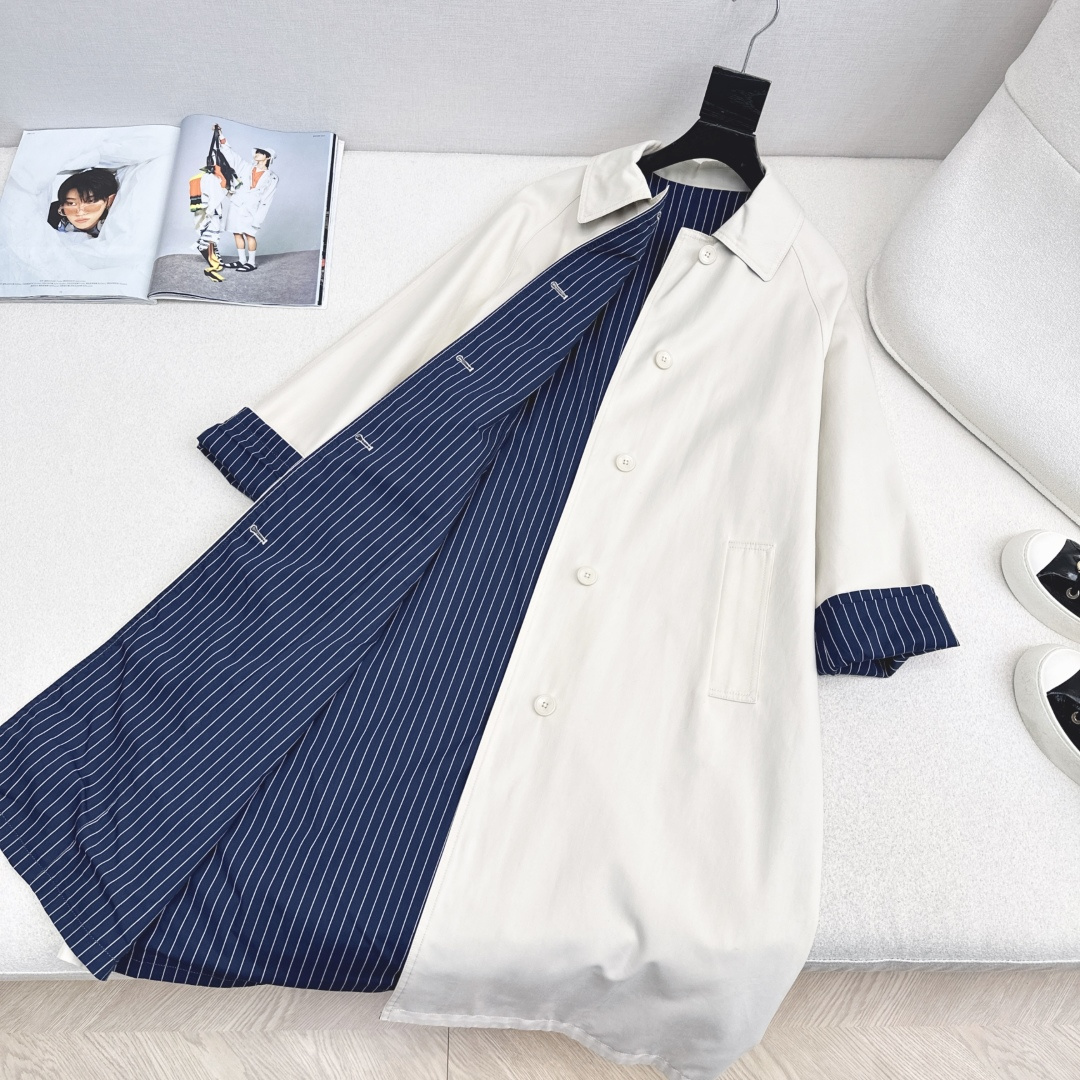 极简时髦 博主范一秒Get Miu 25Ss—————秋冬最新款格子内里长款风衣 🤎超有品味 巴黎街头博