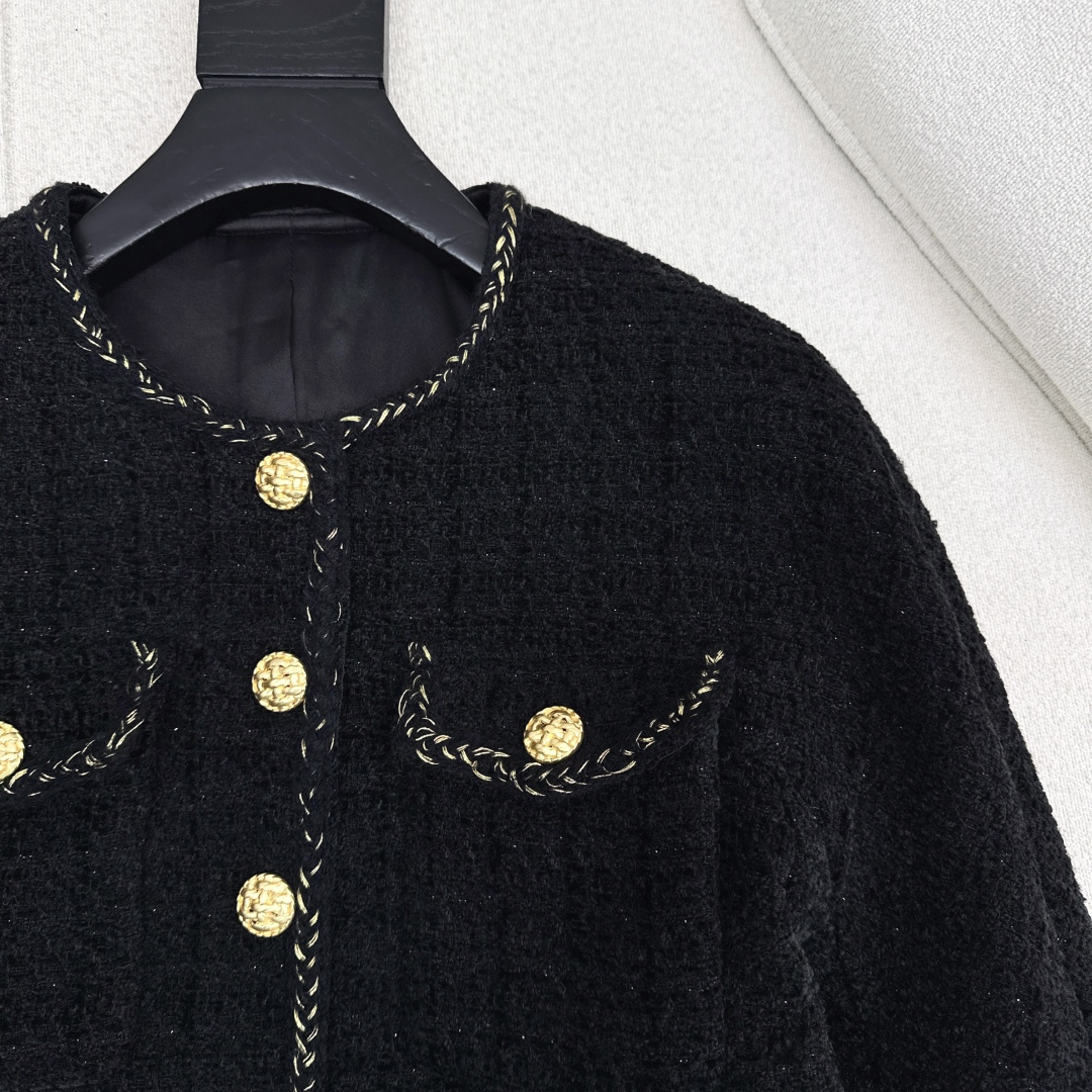 特价🉐️❗️现货齐码❗️不退不换❗️爆单款 C家 25Ss————秋冬最新款名媛气质套装🖤圆领短款编织外