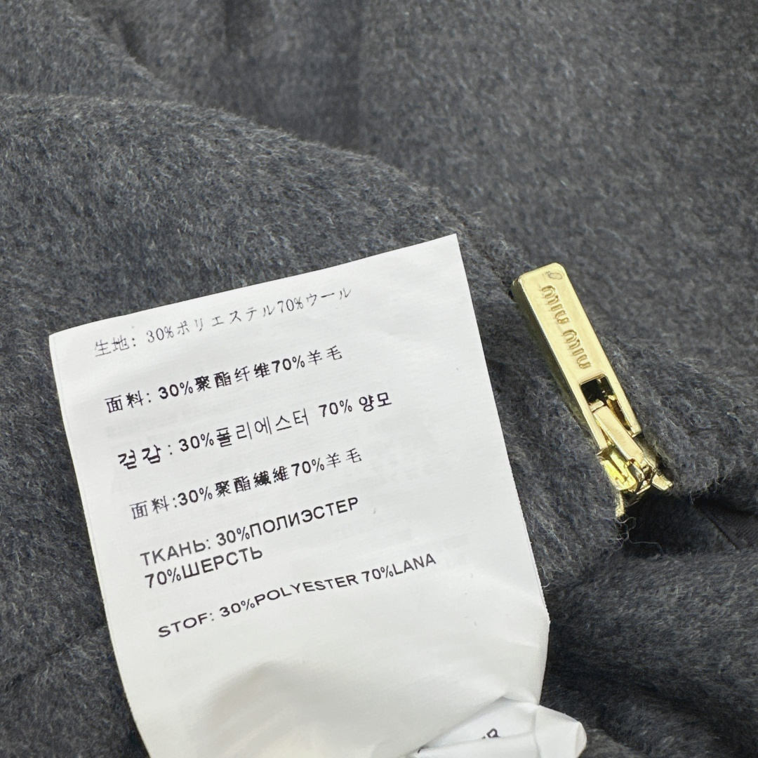 特价🉐️ ❗️现货齐码❗️不退不换❗️减龄缪系穿搭 Miu 25Ss————秋冬最新款纯手工制作双面尼羊