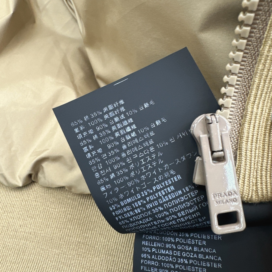 特价🉐️❗️现货齐码❗️不退不换❗️独家款～ PD 25Ss————秋冬最新款羊毛领小短款羽绒面包服外套