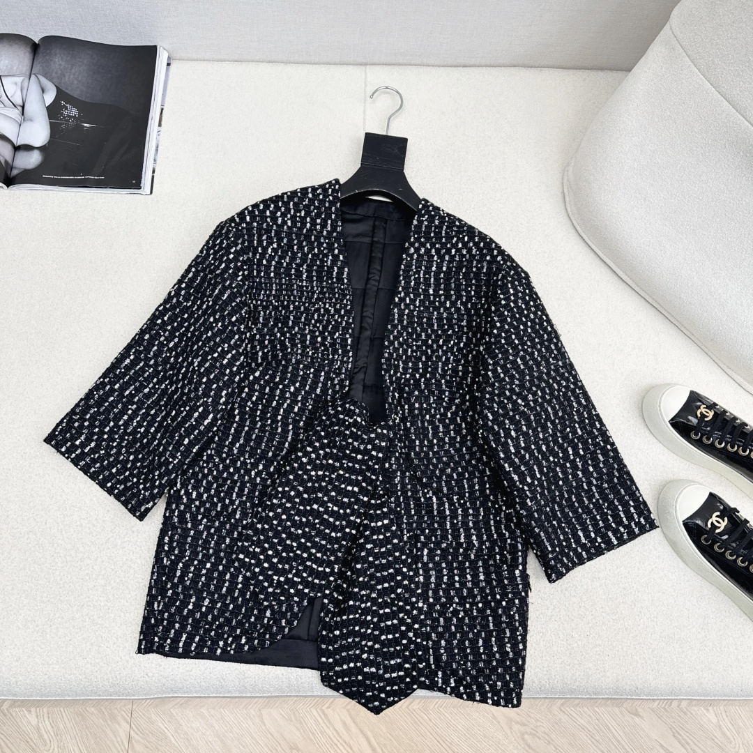 王一博同款 C家 25Ss———秋冬最新款小香风亮片编织绑带装饰外套🖤绝美高级亮片编织面料实物超美 立体