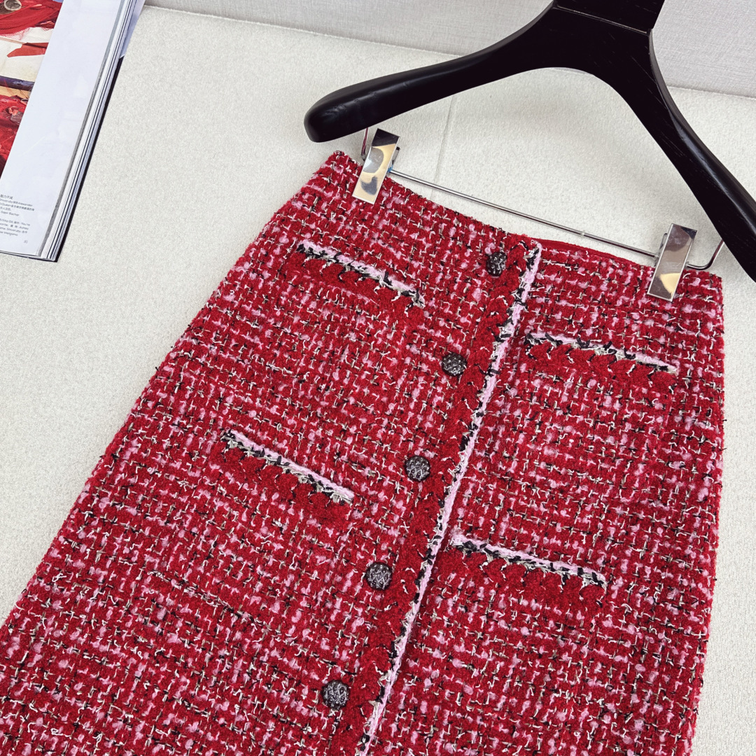 特价🉐️ ❗️现货齐码❗️不退不换❗️C家 25Ss———秋冬最新款小香风四口袋编织半裙♥️绝美高级亮片