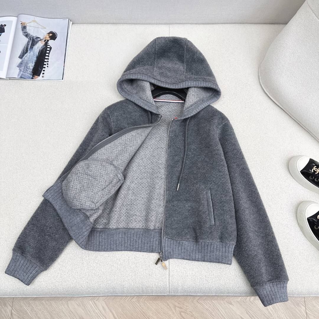 特价🉐️❗️现货齐码❗️不退不换❗️爆单款推荐 TB 25Ss————秋冬最新款毛呢连帽棒球服外套🩶随性