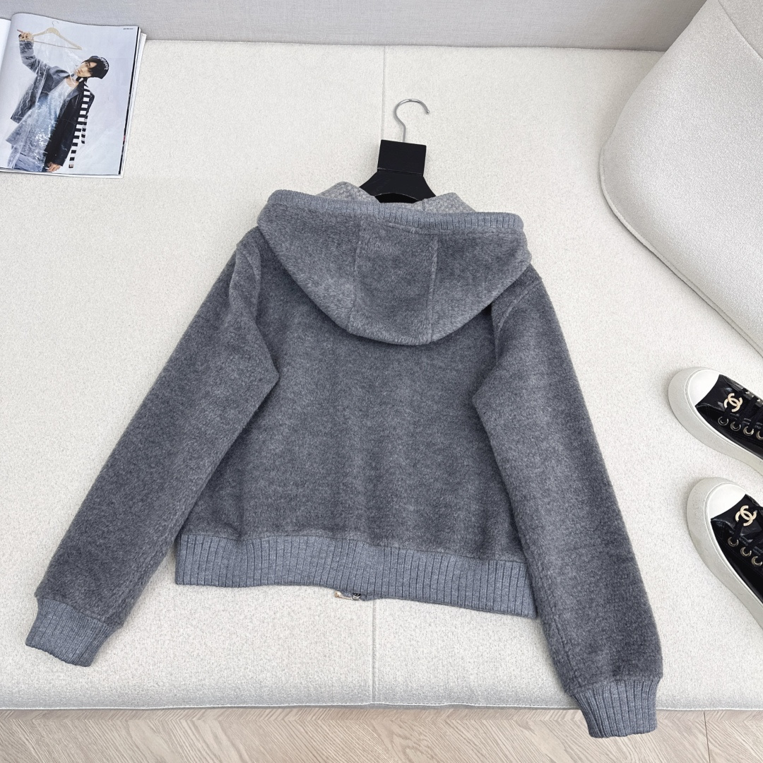 特价🉐️❗️现货齐码❗️不退不换❗️爆单款推荐 TB 25Ss————秋冬最新款毛呢连帽棒球服外套🩶随性