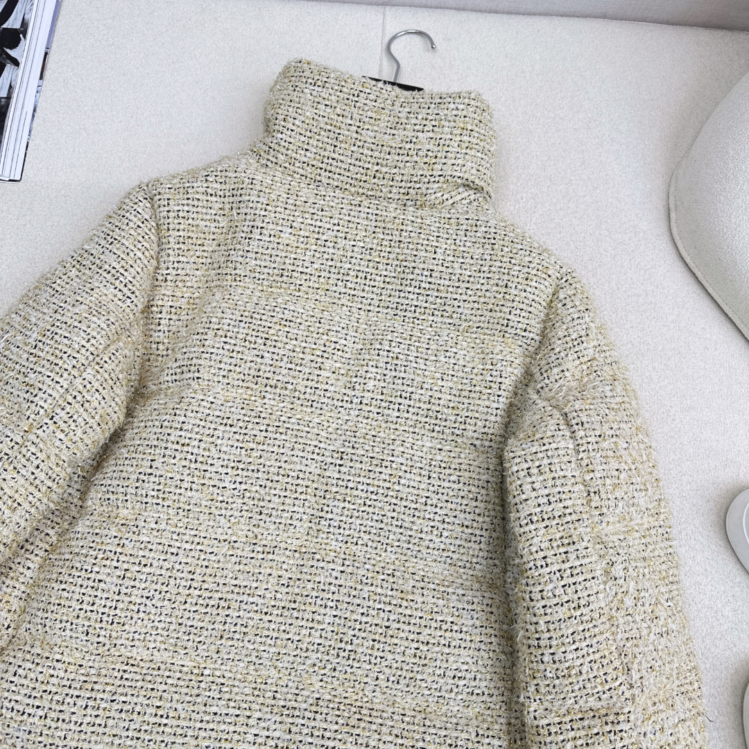 特价🉐️❗️现货齐码❗️不退不换❗️Mc 25Ss———秋冬最新款粗花尼立领面包羽绒服🤍yb定制编织面料