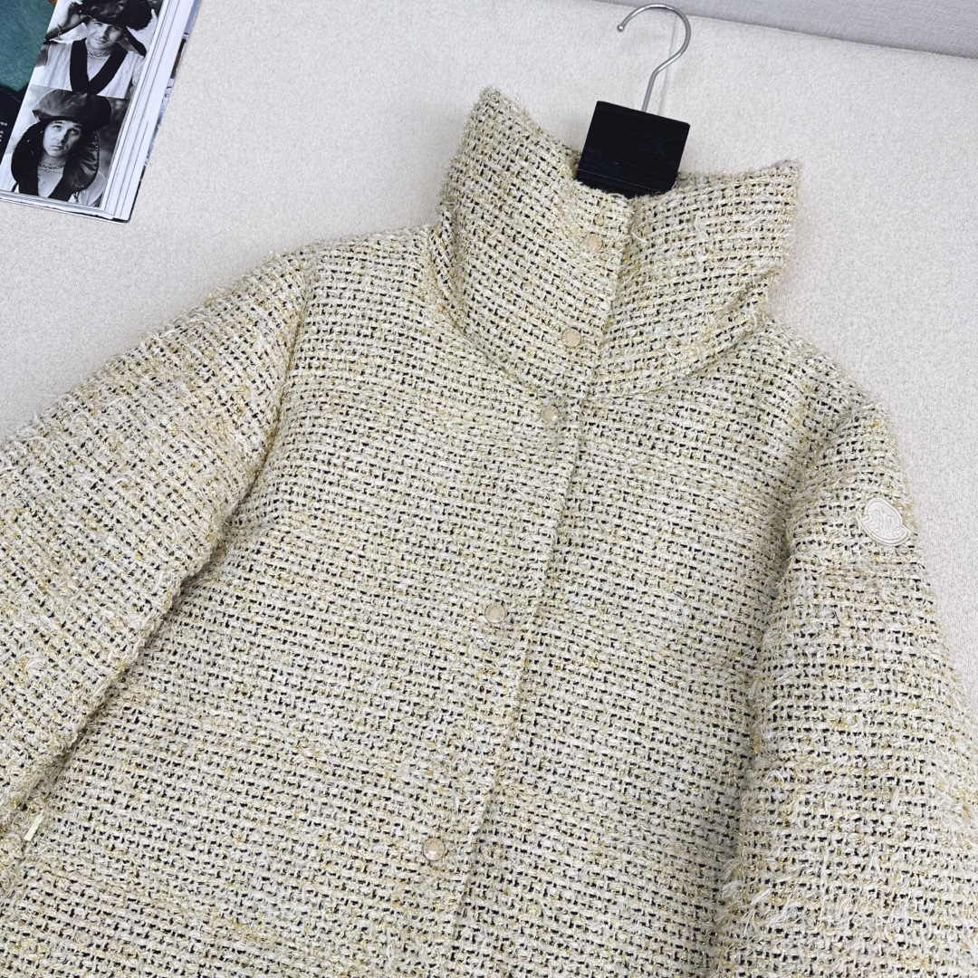 特价🉐️❗️现货齐码❗️不退不换❗️Mc 25Ss———秋冬最新款粗花尼立领面包羽绒服🤍yb定制编织面料