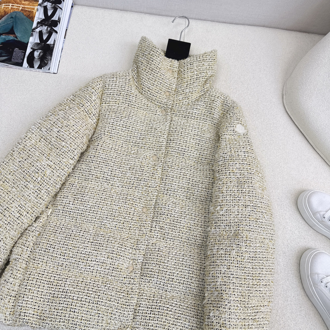 特价🉐️❗️现货齐码❗️不退不换❗️Mc 25Ss———秋冬最新款粗花尼立领面包羽绒服🤍yb定制编织面料
