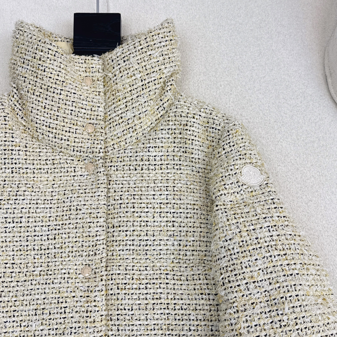 特价🉐️❗️现货齐码❗️不退不换❗️Mc 25Ss———秋冬最新款粗花尼立领面包羽绒服🤍yb定制编织面料