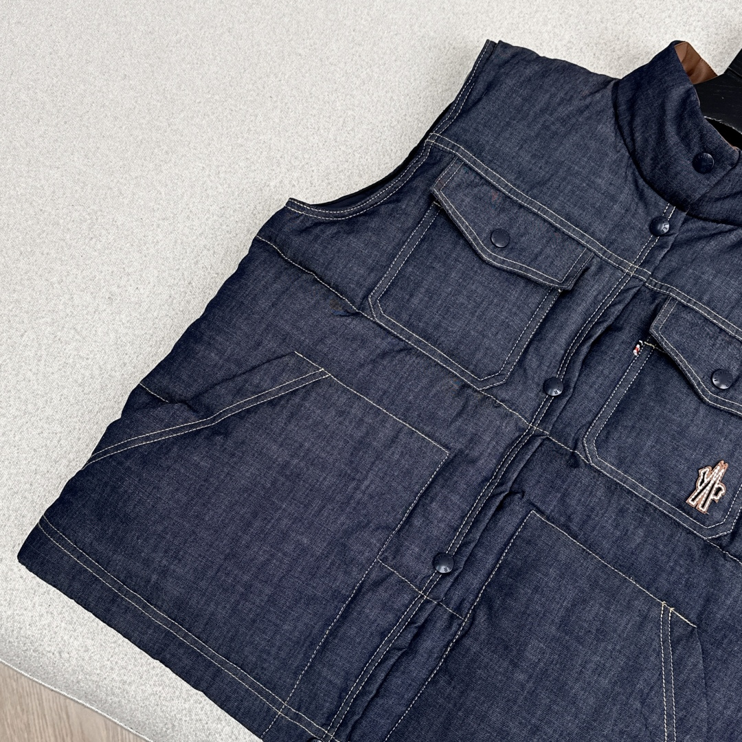 特价🉐️❗️现货齐码❗️不退不换❗️独家首发 Mc 25Ss————秋冬最新款牛仔立领羽绒马甲外套🩵原版