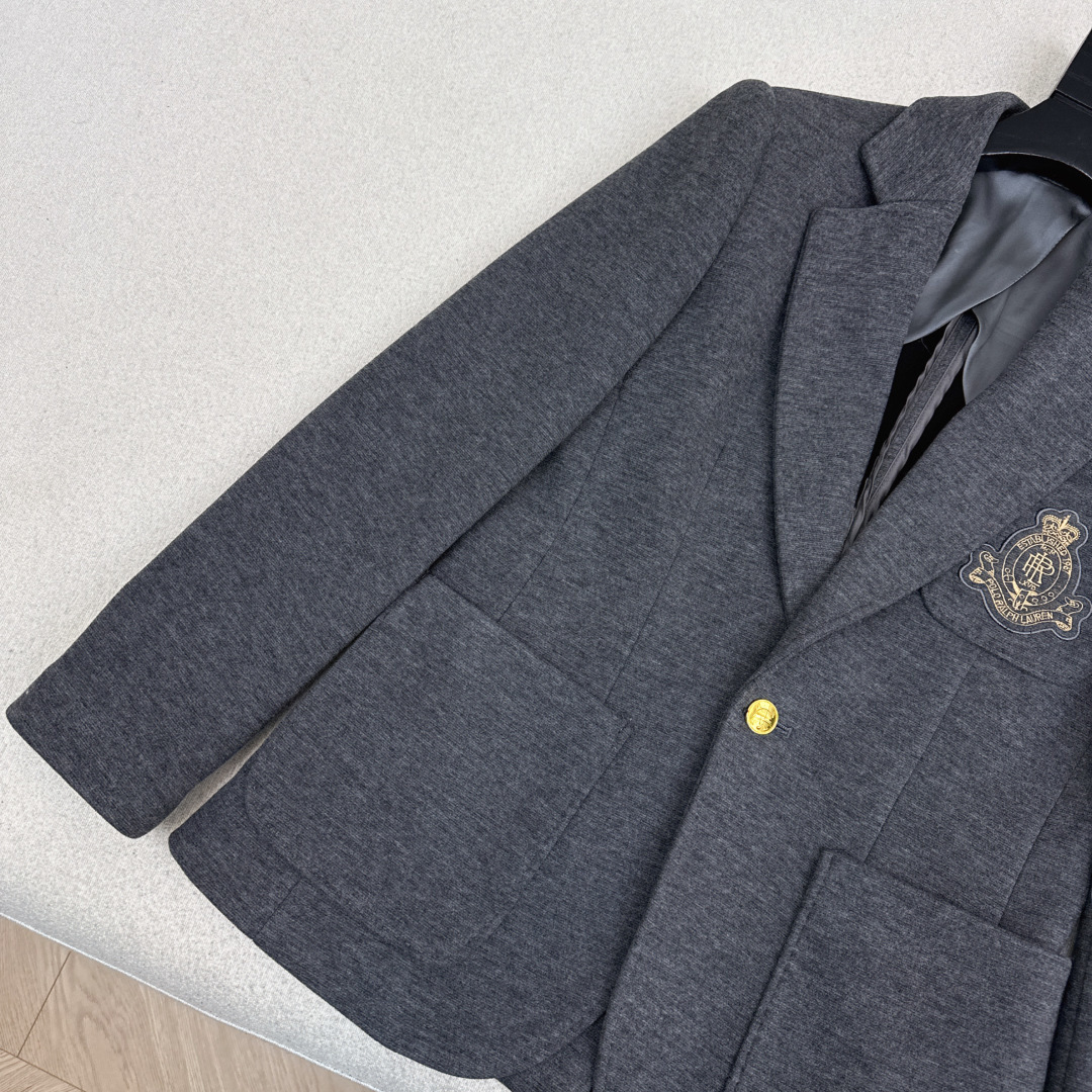 减龄学院风 RL 26Ss————早春最新款重工刺绣徽章西装外套 🩶时髦学院风 可酷可飒 日常百搭单品 