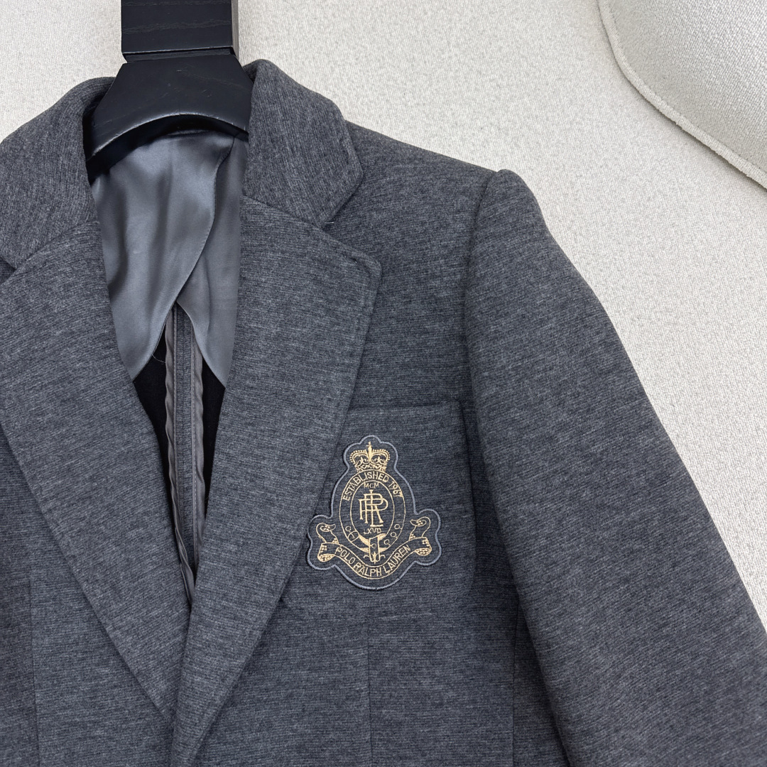 减龄学院风 RL 26Ss————早春最新款重工刺绣徽章西装外套 🩶时髦学院风 可酷可飒 日常百搭单品 