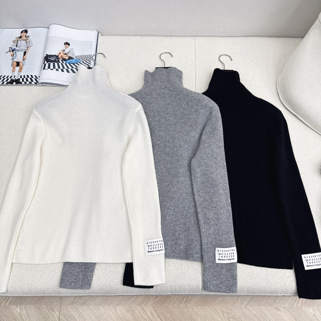 Elegant Wool Blend Turtleneck Top - Slim Fit, Color Block Design 9 cmp i1764608161780 1982 0 7