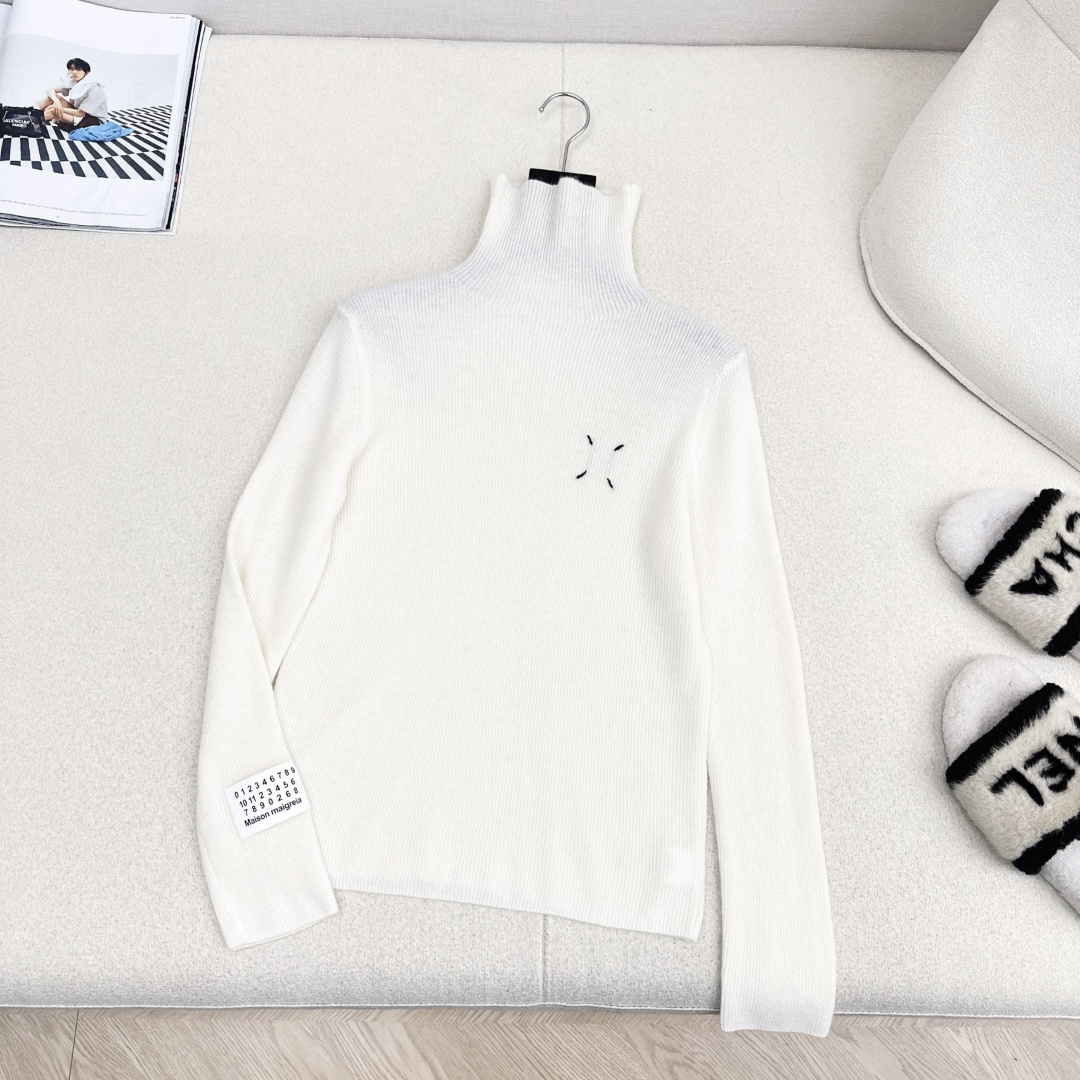 Elegant Wool Blend Turtleneck Top - Slim Fit, Color Block Design 6 cmp i1764608161781 5582 0 4