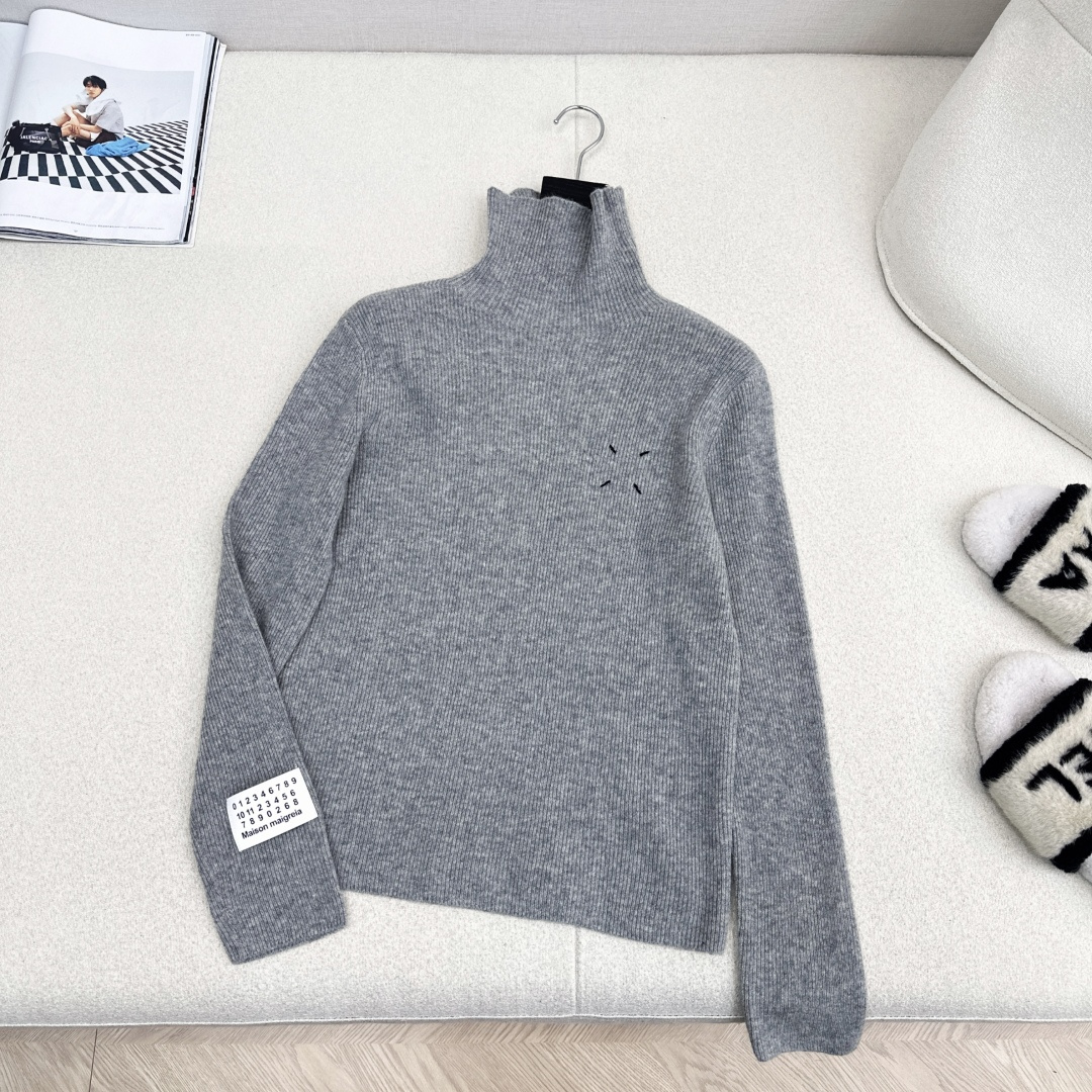 Elegant Wool Blend Turtleneck Top - Slim Fit, Color Block Design 7 cmp i1764608165188 4336 0 5
