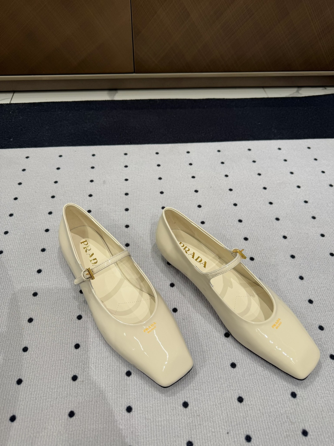Prada 𝒑𝒓𝒂𝒅𝒂 𝟐𝟓 𝑭𝑾 早春新品