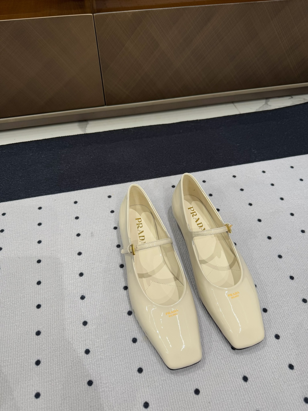 Prada 𝒑𝒓𝒂𝒅𝒂 𝟐𝟓 𝑭𝑾 早春新品