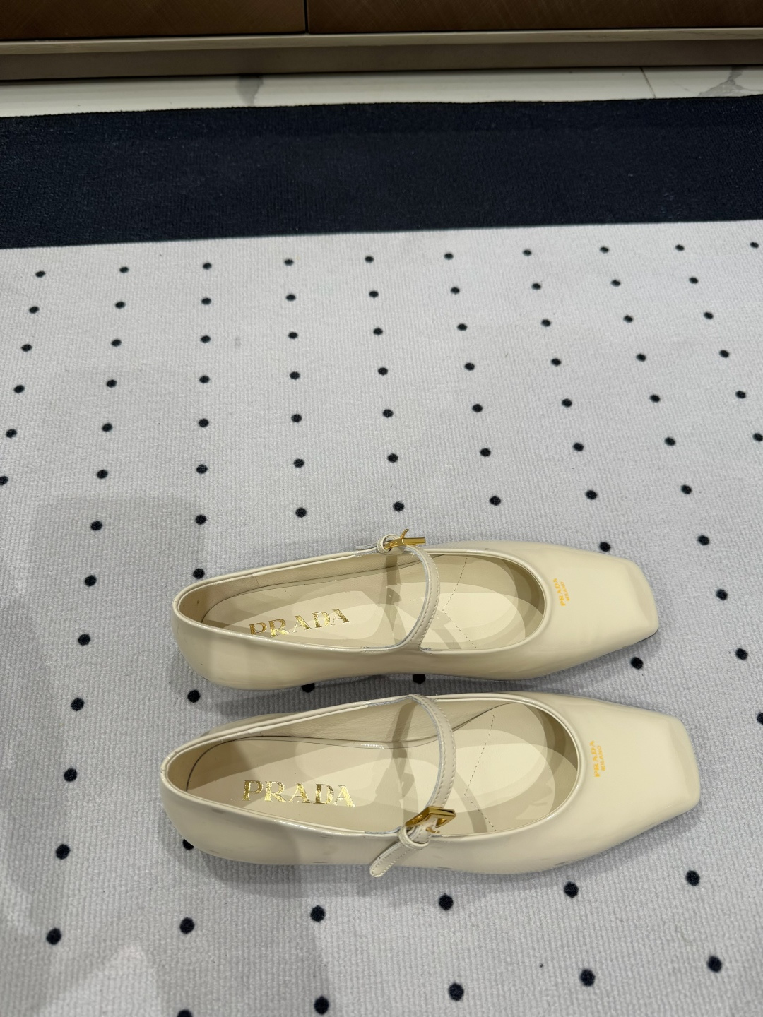 Prada 𝒑𝒓𝒂𝒅𝒂 𝟐𝟓 𝑭𝑾 早春新品