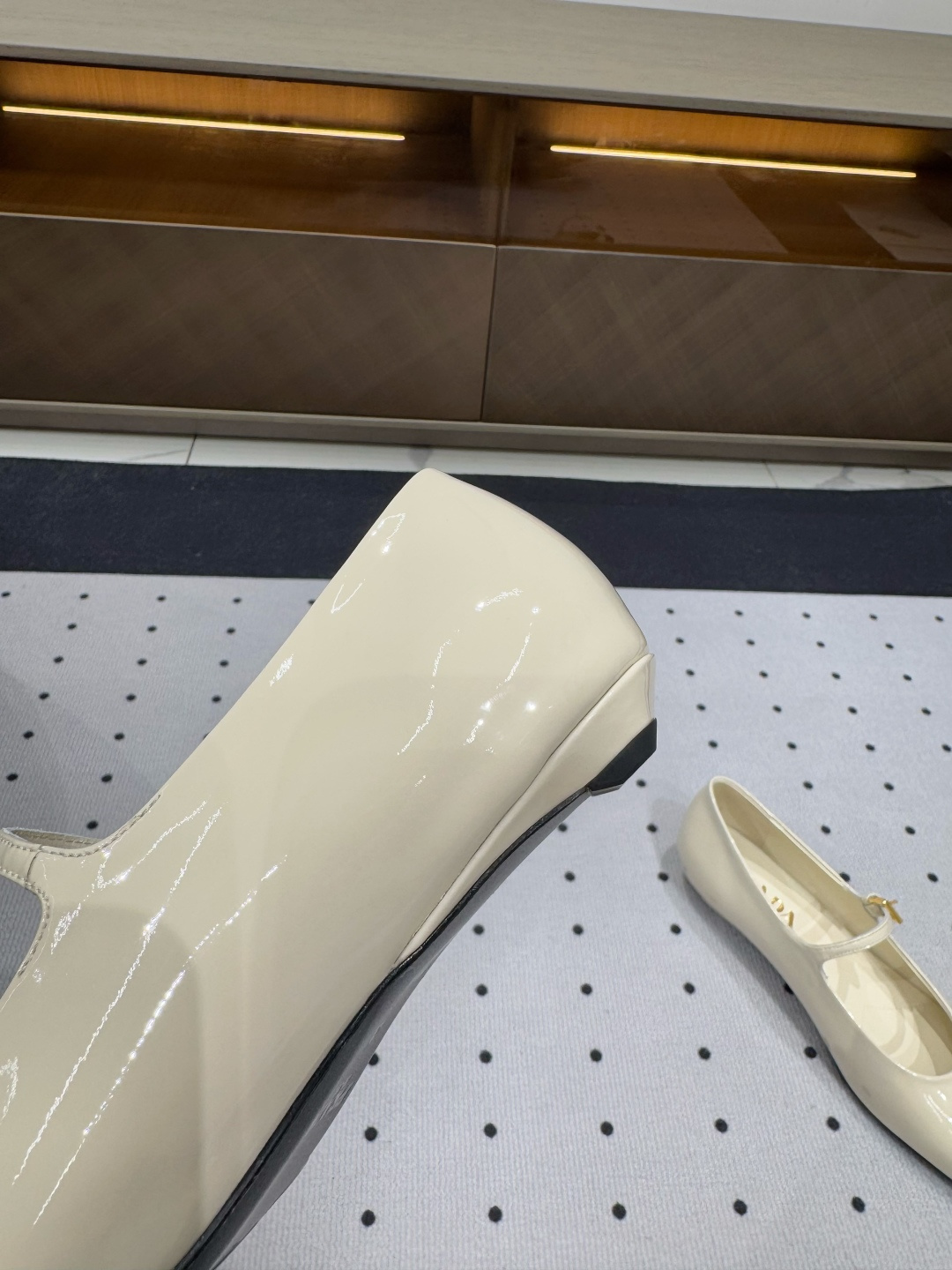 Prada 𝒑𝒓𝒂𝒅𝒂 𝟐𝟓 𝑭𝑾 早春新品