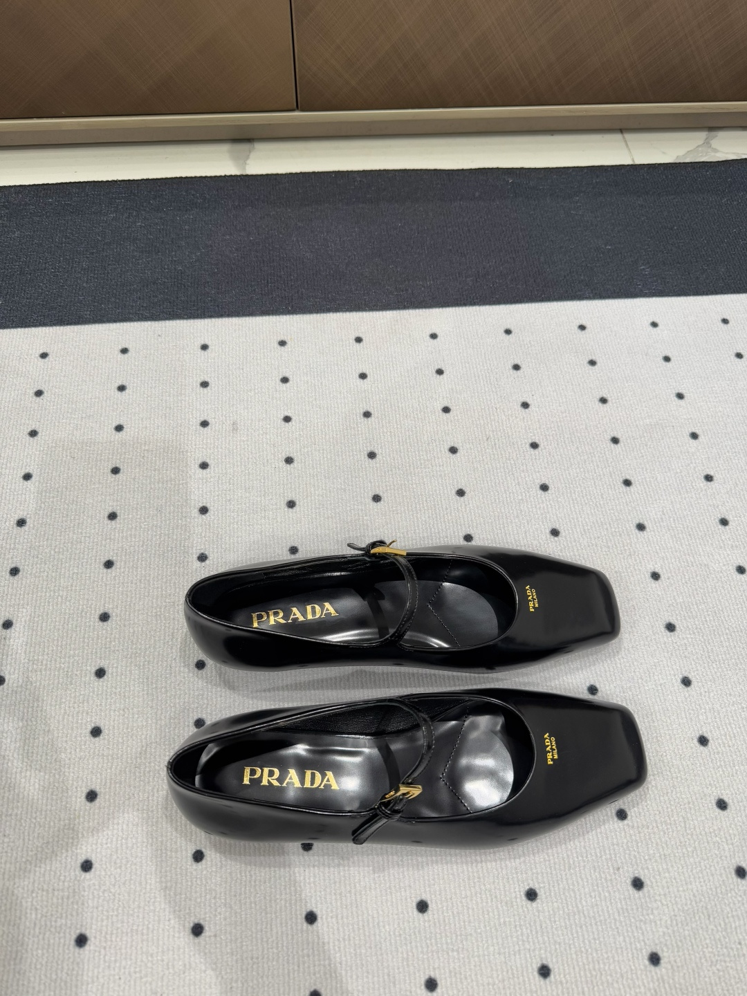 Prada 𝒑𝒓𝒂𝒅𝒂 𝟐𝟓 𝑭𝑾 早春新品