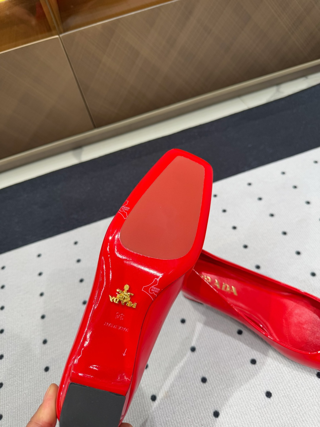 Prada 𝒑𝒓𝒂𝒅𝒂 𝟐𝟓 𝑭𝑾 早春新品