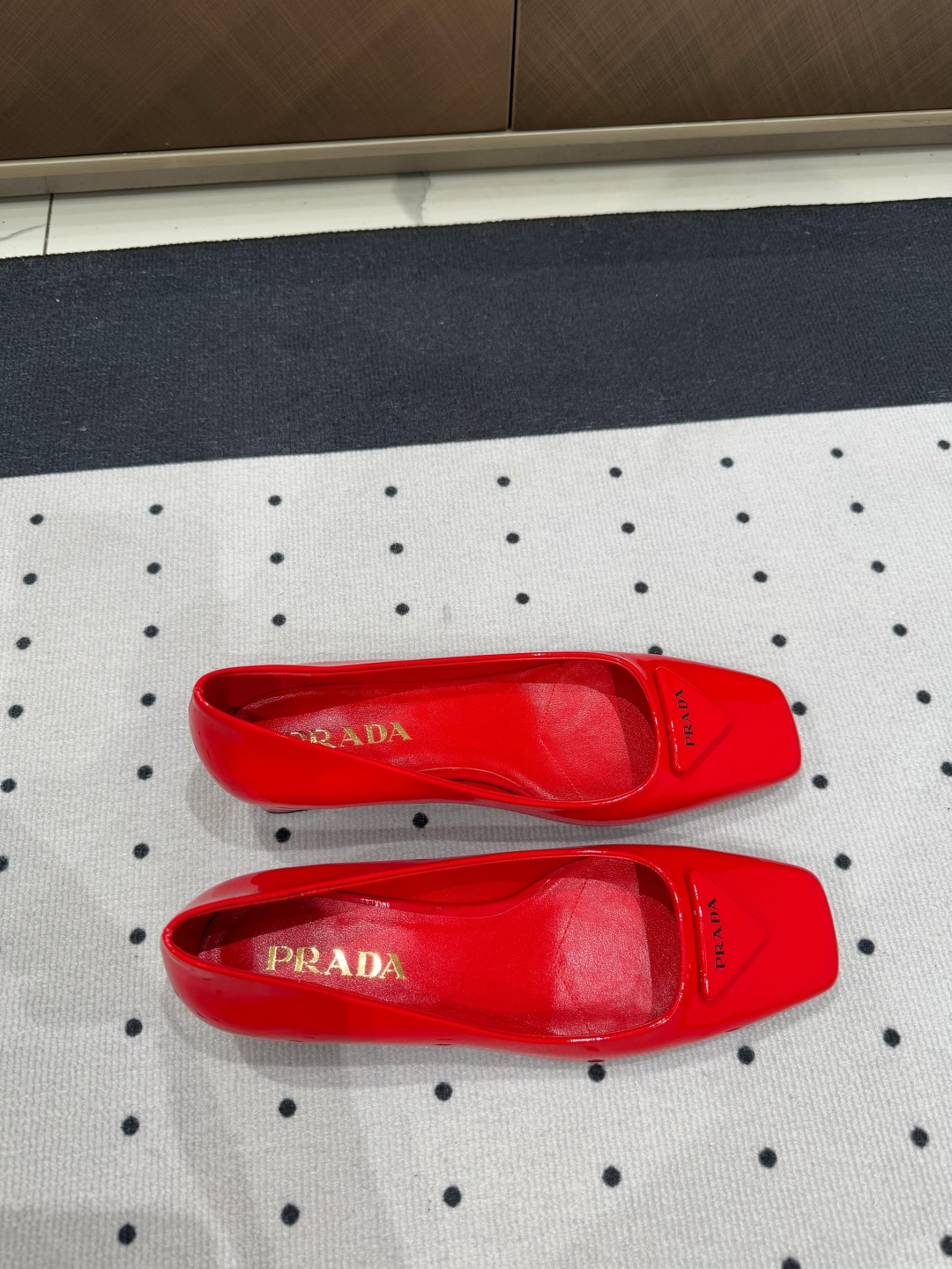 Prada 𝒑𝒓𝒂𝒅𝒂 𝟐𝟓 𝑭𝑾 早春新品