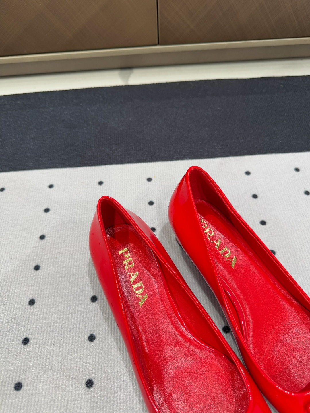 Prada 𝒑𝒓𝒂𝒅𝒂 𝟐𝟓 𝑭𝑾 早春新品