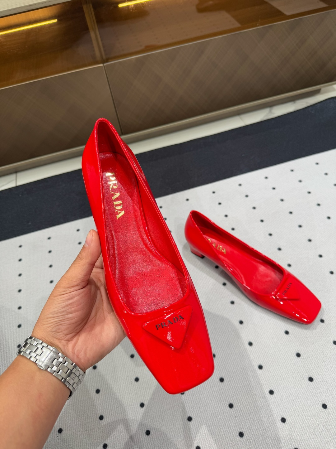 Prada 𝒑𝒓𝒂𝒅𝒂 𝟐𝟓 𝑭𝑾 早春新品