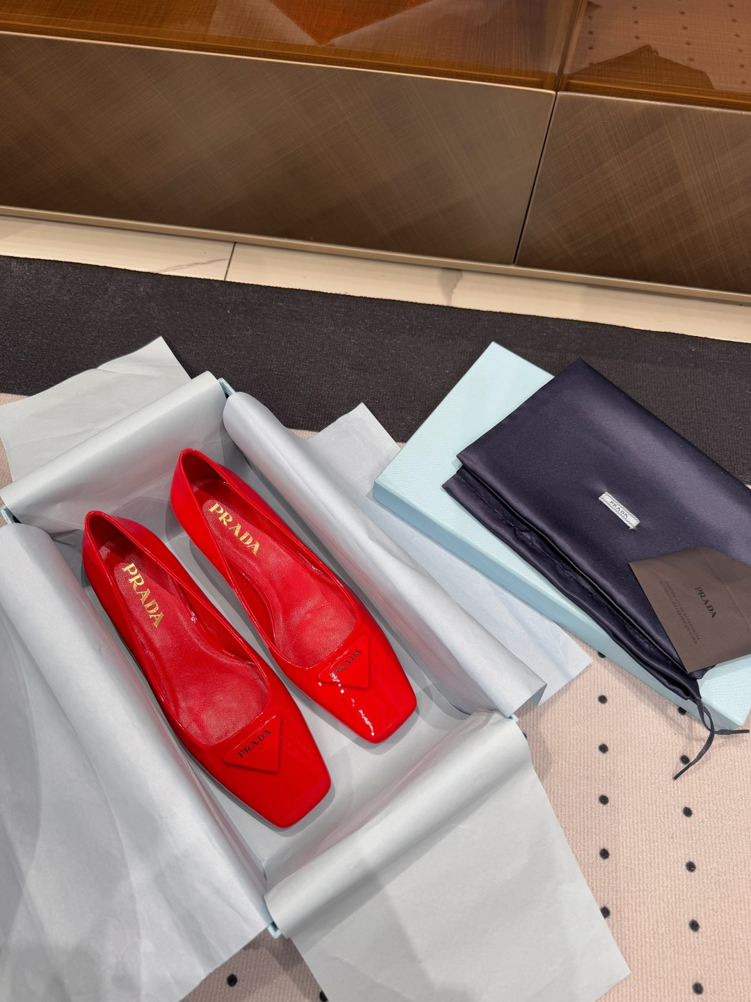 Prada 𝒑𝒓𝒂𝒅𝒂 𝟐𝟓 𝑭𝑾 早春新品