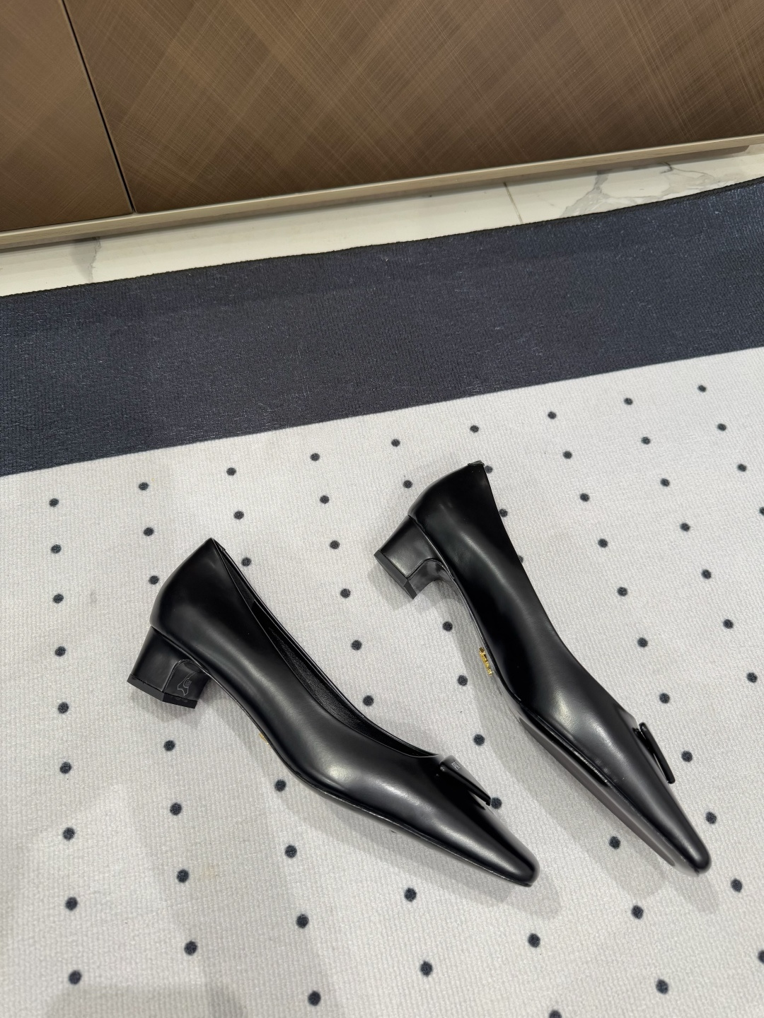 Prada 𝒑𝒓𝒂𝒅𝒂 𝟐𝟓 𝑭𝑾 早春新品
