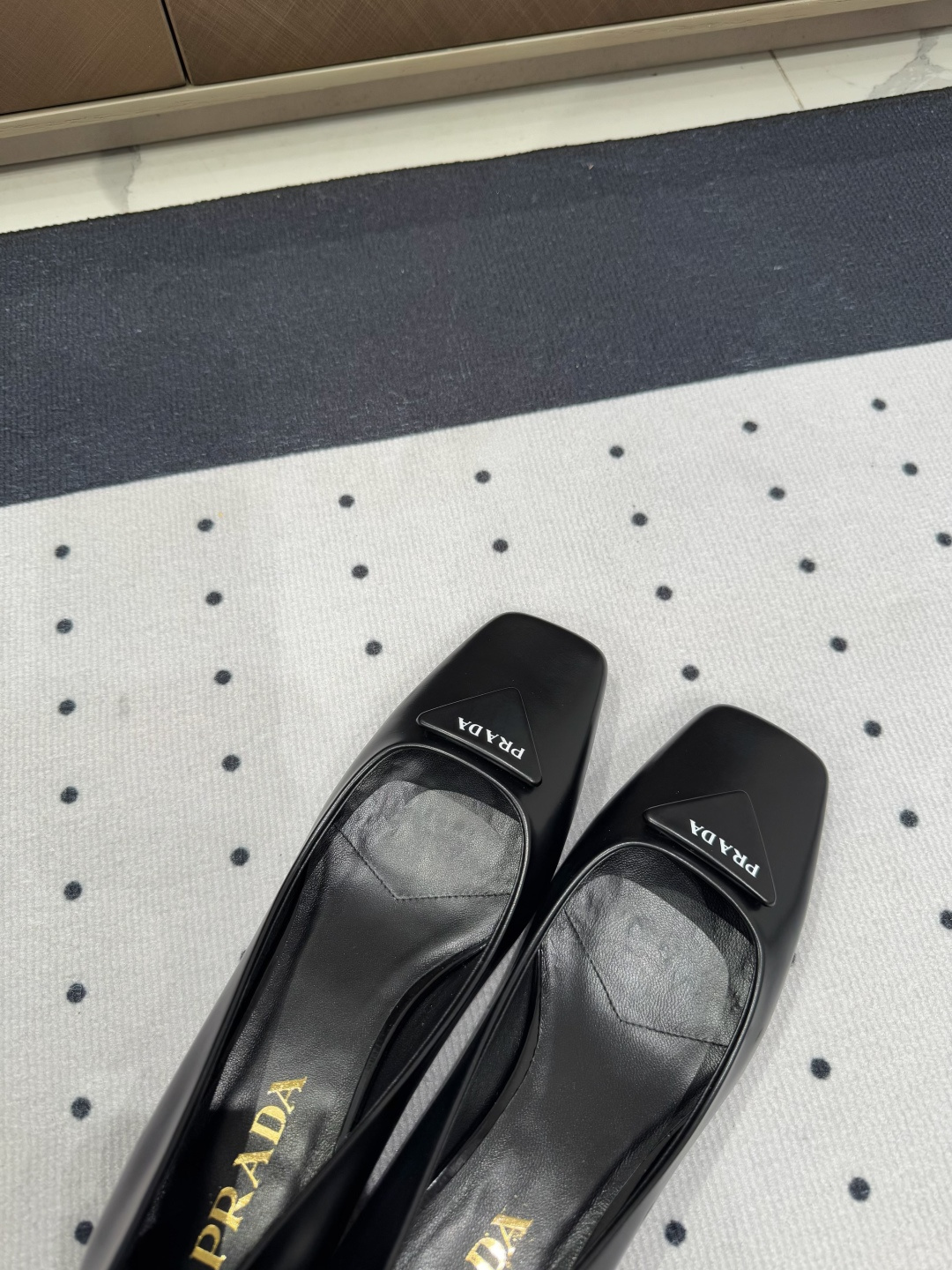 Prada 𝒑𝒓𝒂𝒅𝒂 𝟐𝟓 𝑭𝑾 早春新品