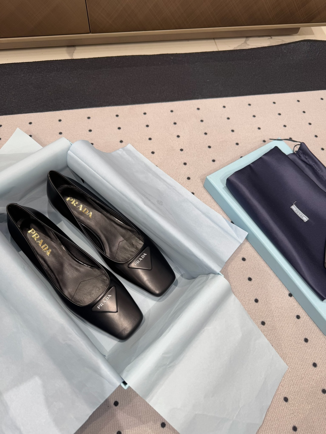 Prada 𝒑𝒓𝒂𝒅𝒂 𝟐𝟓 𝑭𝑾 早春新品