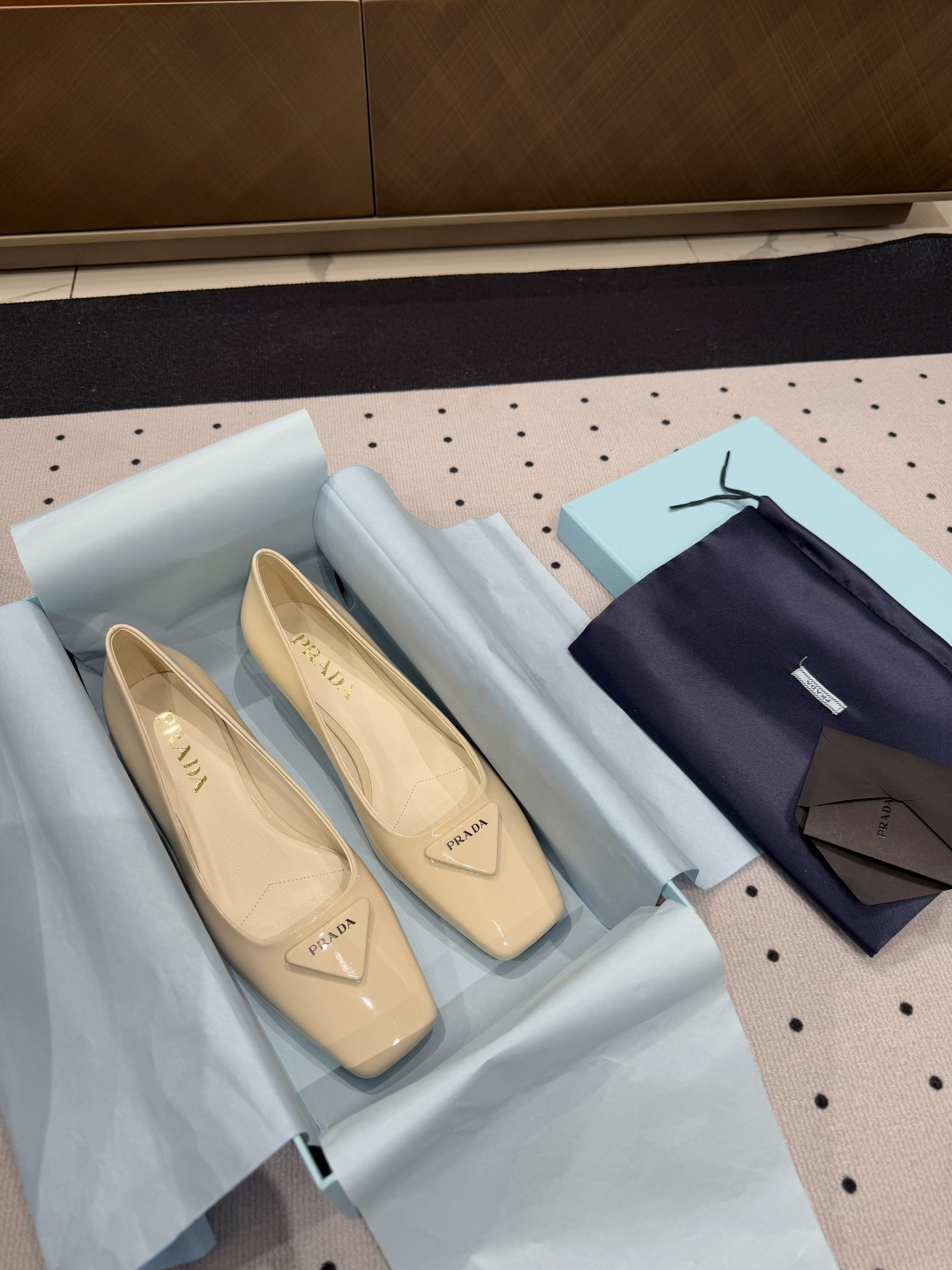 Prada 𝒑𝒓𝒂𝒅𝒂 𝟐𝟓 𝑭𝑾 早春新品