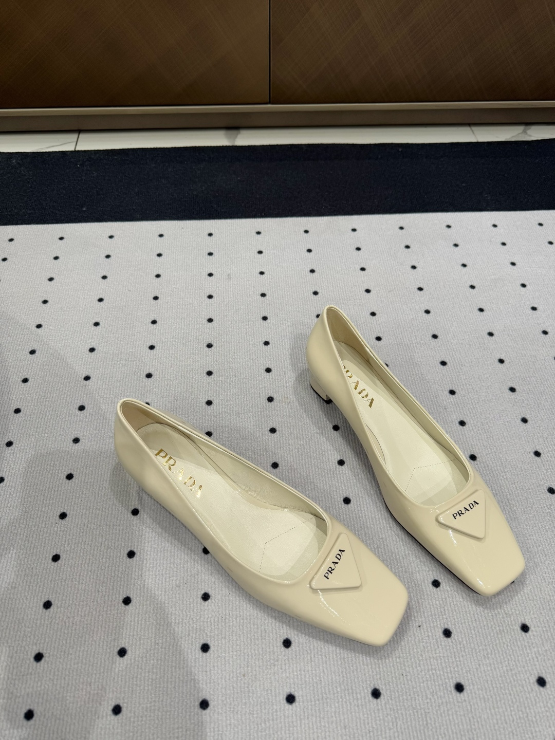 Prada 𝒑𝒓𝒂𝒅𝒂 𝟐𝟓 𝑭𝑾 早春新品