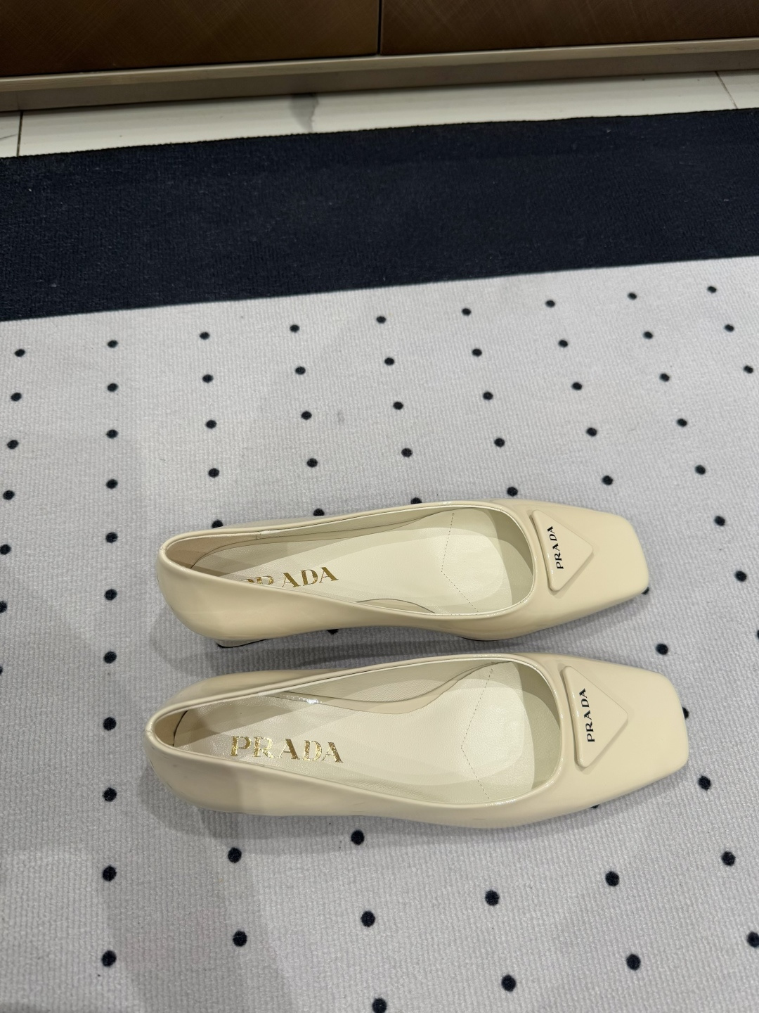 Prada 𝒑𝒓𝒂𝒅𝒂 𝟐𝟓 𝑭𝑾 早春新品