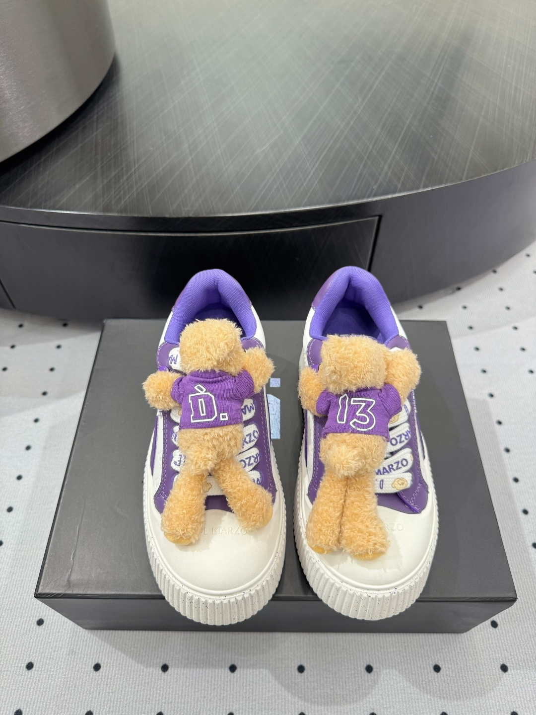 NO:234172,New products are available in hot products, fabric, environmentally friendly leather, inner, sheepskin, sole, cowhide, elegant style, create a different feeling, heel height 3.5 cm, counter packaging, simple and elegant style!  show bdetails ———————————— size. ｜35-39 (40 customization), casual shoes/sneakers, sweaters, cowhide, sheepskin19860909爆款上新 面料 环保皮 内里 羊皮 鞋底 牛皮  优雅风格 创造不一样的感觉 跟高 3.5 cm 专柜包装 简约气质款式！ show bdetails ———————————— size. ｜35-39（40 定制）,休闲鞋/运动鞋,sneakers,cowhide,sheepskin,Women's Shoes