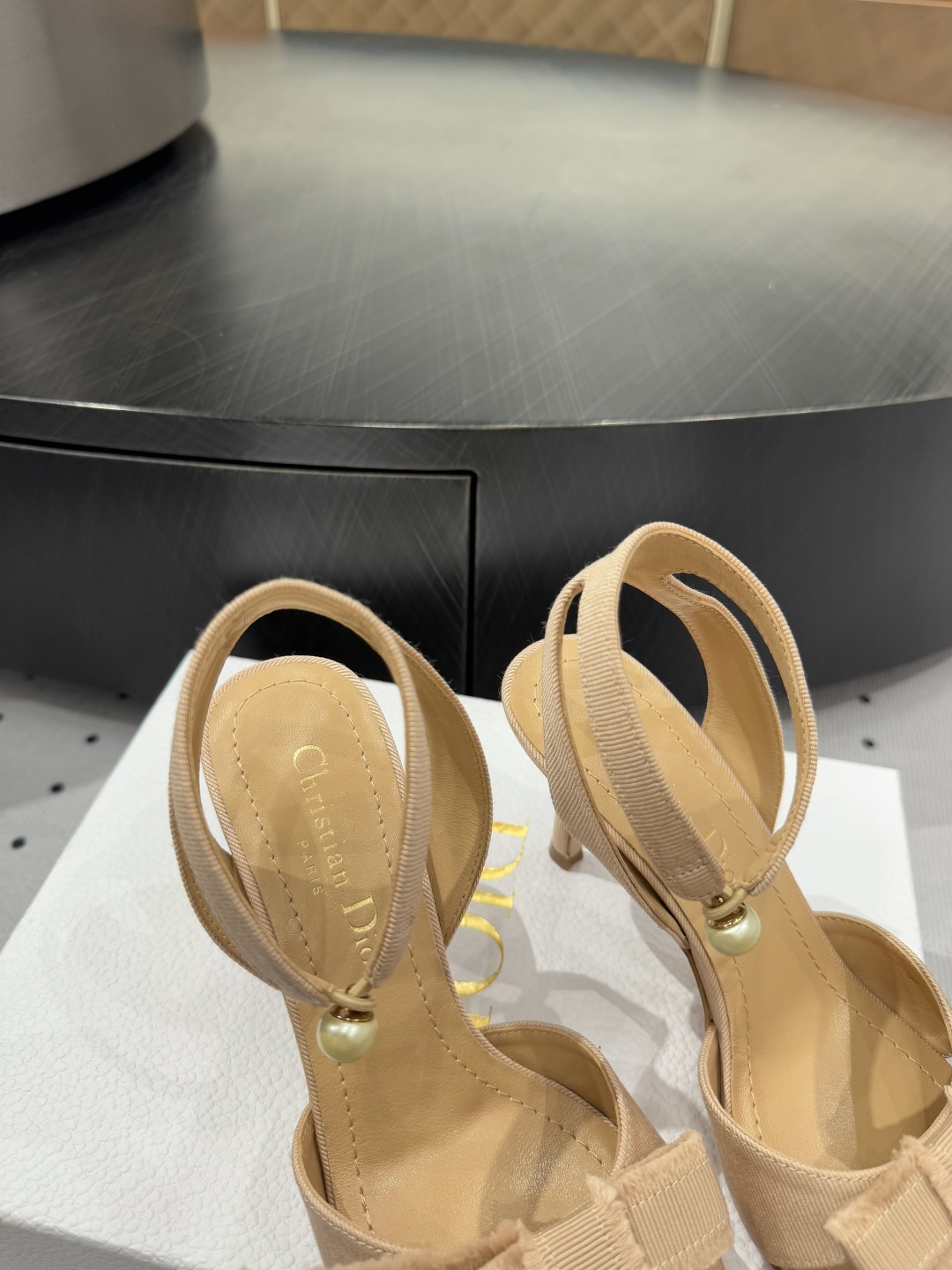 Dior SS24 Elegant Bow Heeled Sandals - Chic Summer Style 6 cmp i1742976525672 9272 0 3