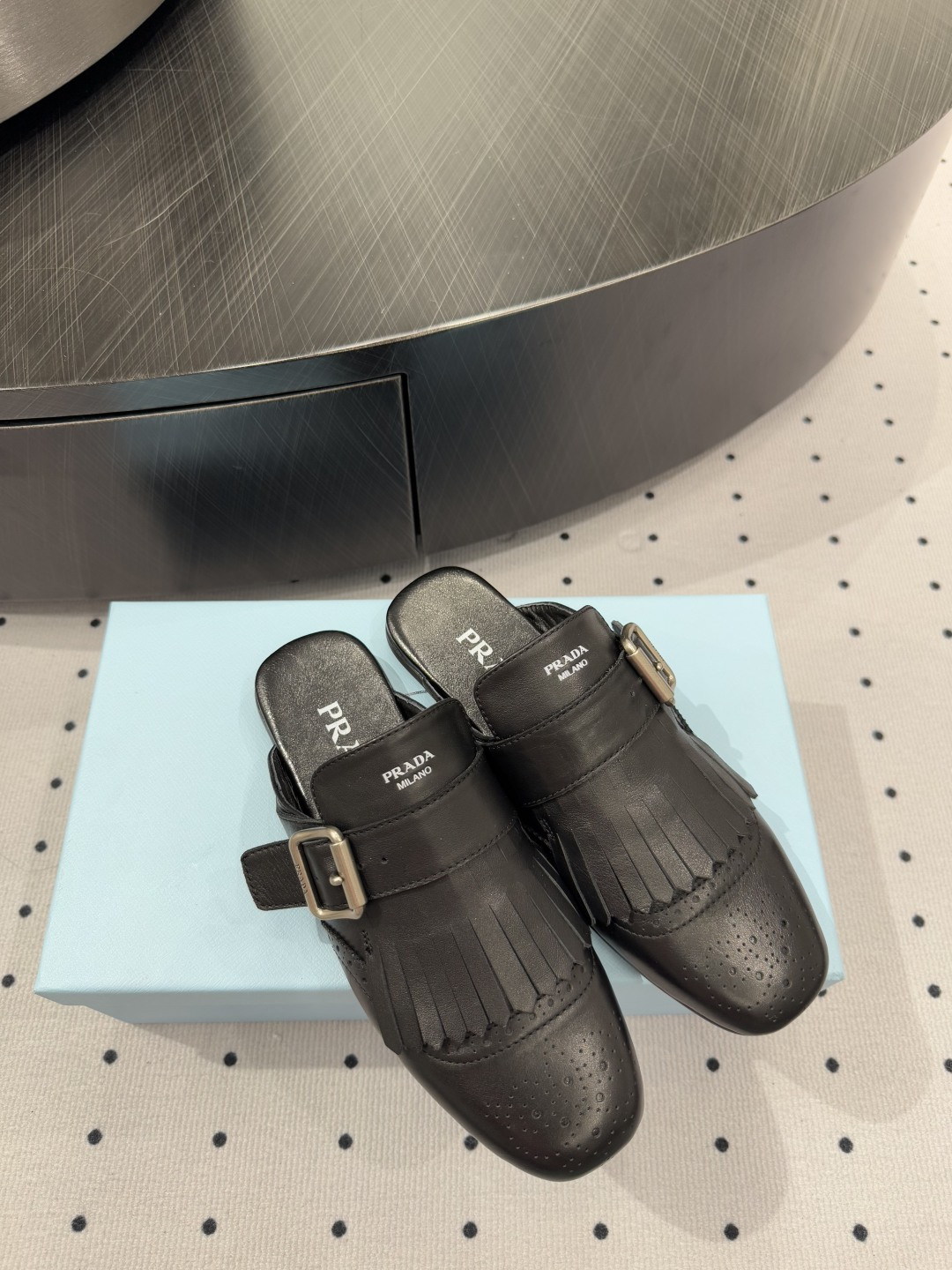 Prada 𝒑𝒓𝒂𝒅𝒂 𝟐𝟓𝑭𝒘 新品发售